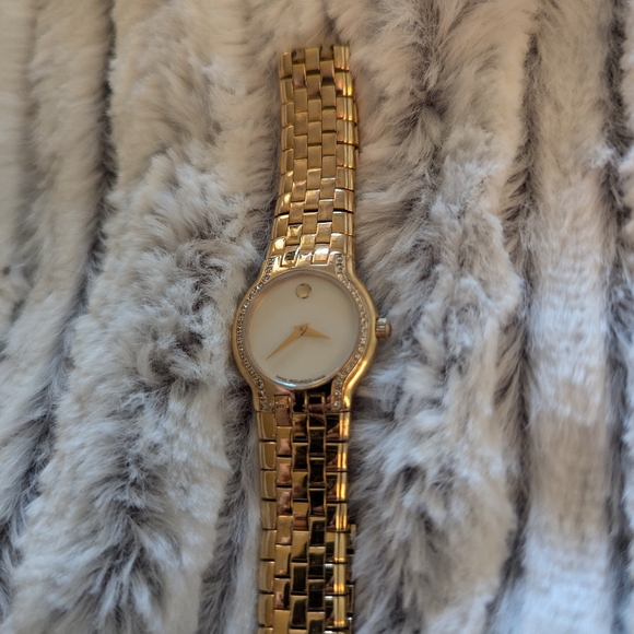 Movado Watch Womens Diamond and Gold - Picture 12 of 14